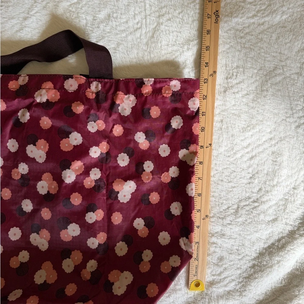 Foldable Floral Tote Bag in Burgundy - Women Bags - Picture 4 of 9